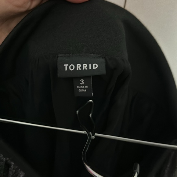 Silver sparkly knee length skirt Torrid Size 3X - Picture 2 of 3